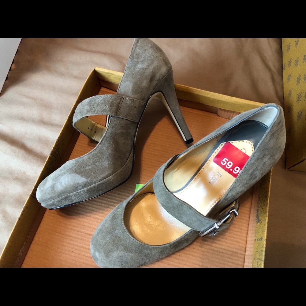 2 Pairs Grey & Black Suede Gianni Bini Heels 6.5
